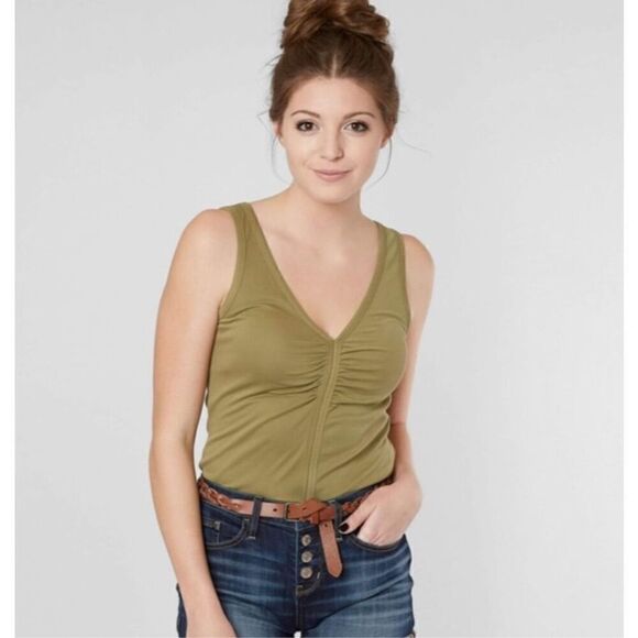 🐿️ Buckle Exclusive Gimmicks Shirred Ribbed Tank In Olive Green Size XS - Picture 1 of 10